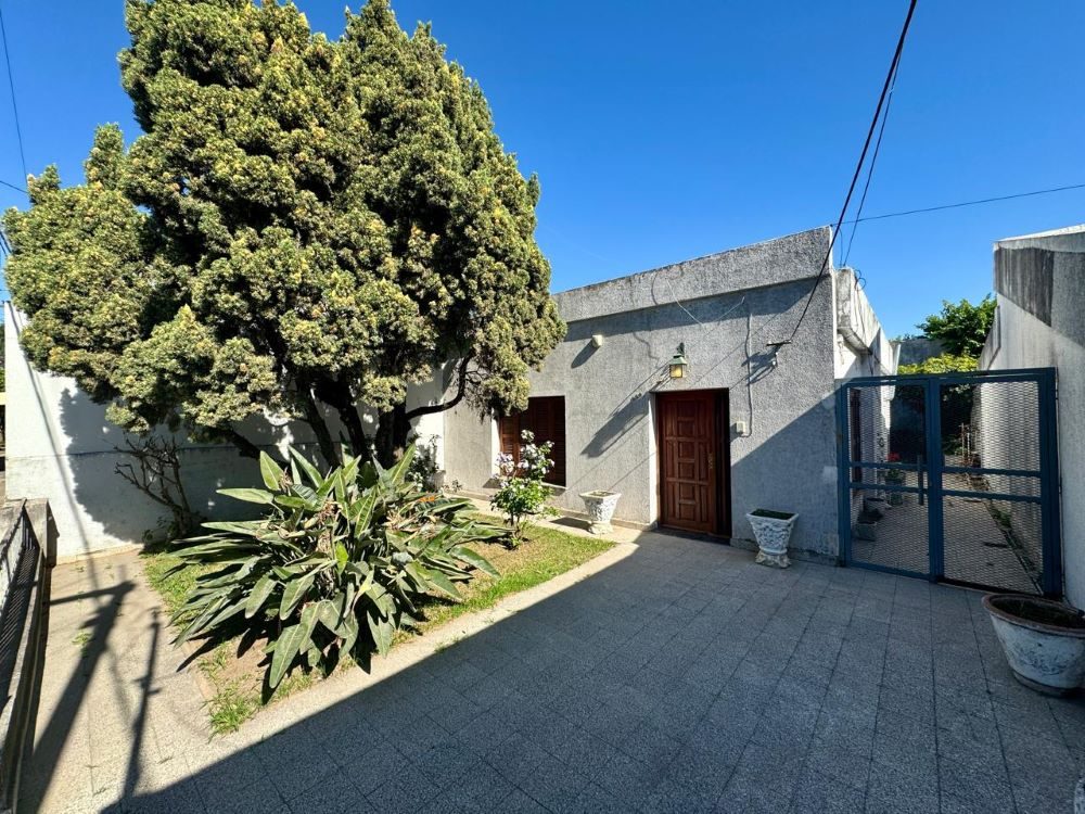 CASA VENTA LISANDRO DE LA TORRE 835
